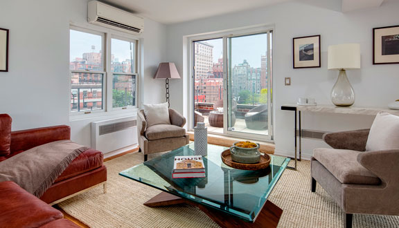 Pequeña sala de estar del ático de Julia Roberts en Nueva York